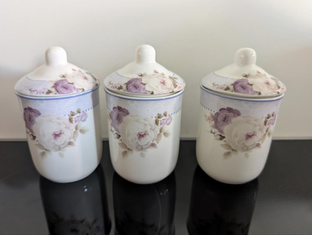 Potten Silka paars bloem, pot met deksel., Huis en Inrichting, Overige typen, Ophalen of Verzenden, Zo goed als nieuw, Overige stijlen