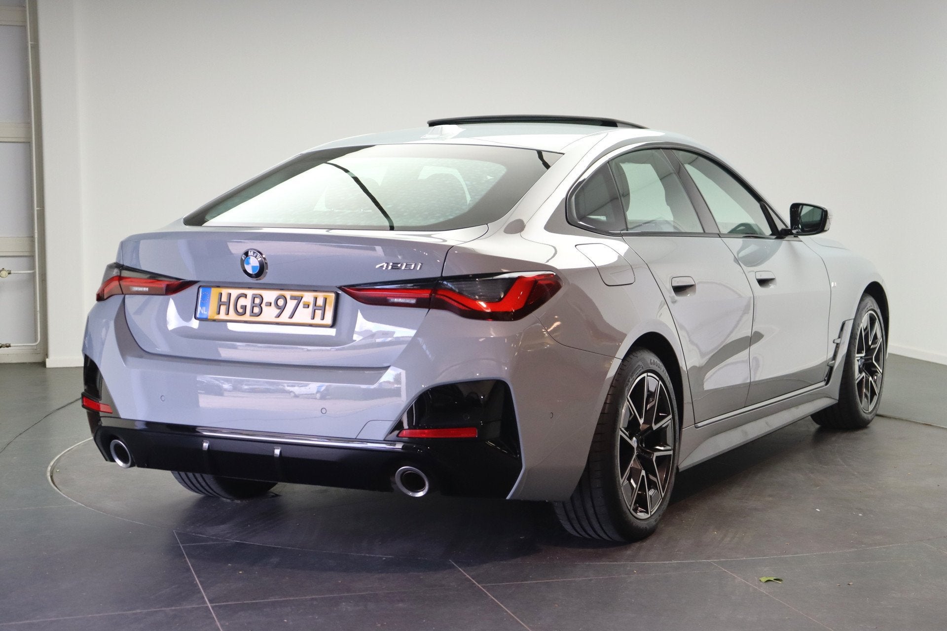 BMW 4 Serie Gran Coupé 420i M Sport Automaat / Schuif-kante, Auto's, 1998 cc, Gebruikt, Met garantie (alle), Bedrijf