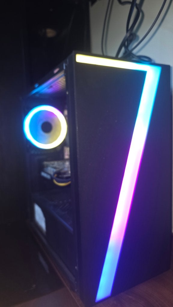 Foto 2 van Gaming PC, perfect voor beginnende gamers.