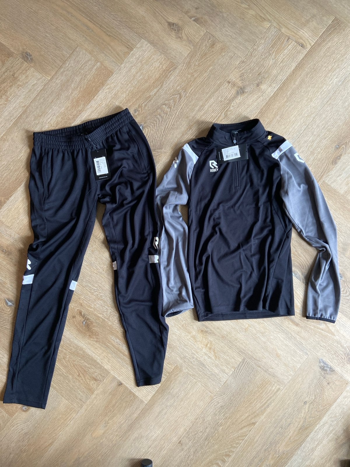Robey trainingspak - Zwart/Grijs - Maat 164, Zwart, Nieuw, Overige maten, Ophalen of Verzenden