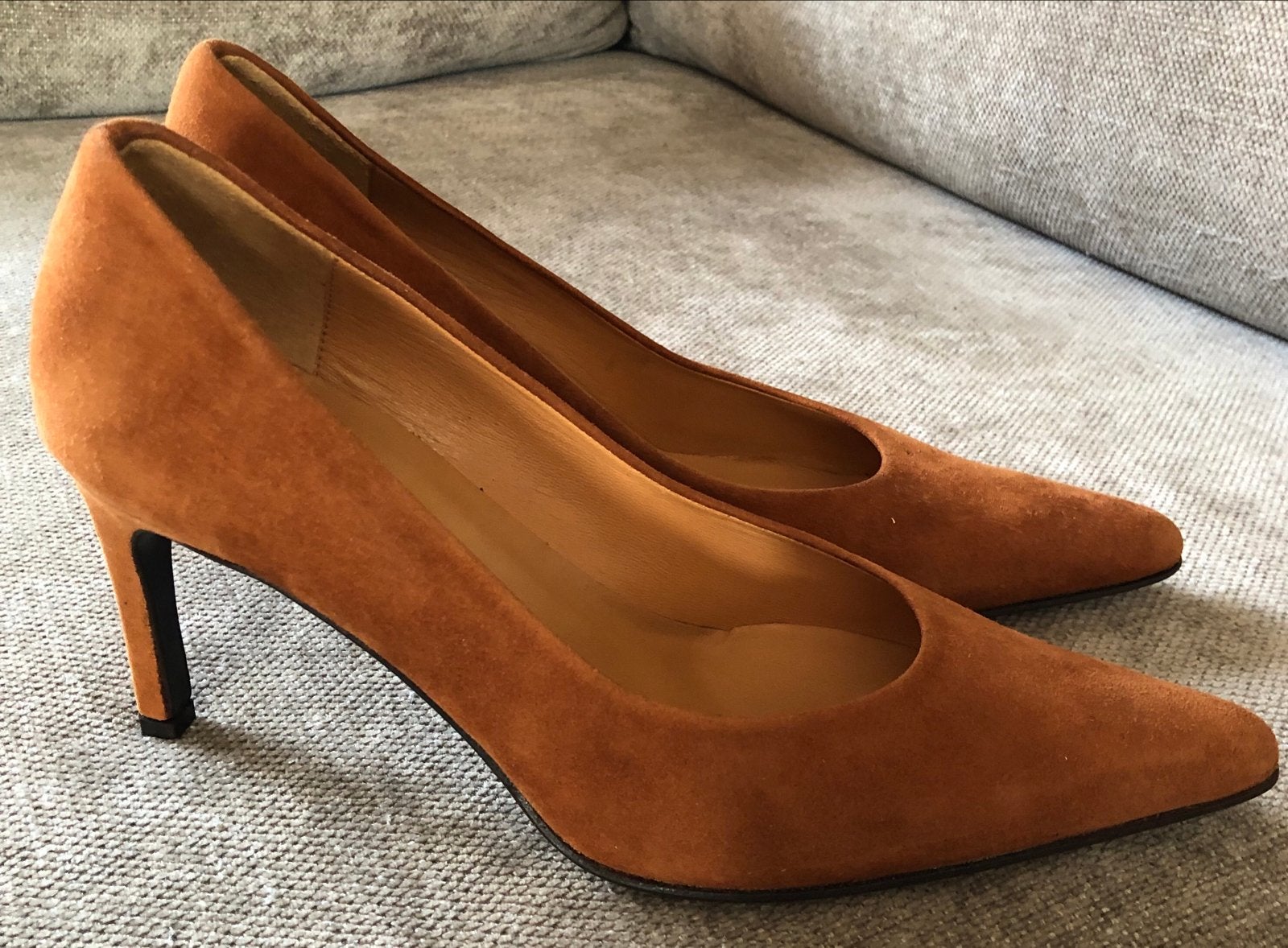 CALEXIS suède pumps - Maat 38 nieuwstaat, Pumps, Bruin, Verzenden, Zo goed als nieuw