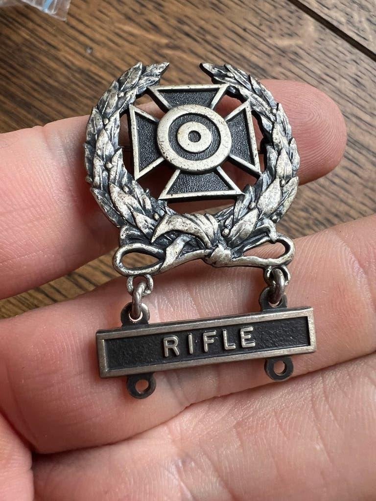 WO2 Amerikaans Expert Markmanship badge M1 garand STERLING, Verzenden, Duitsland, Embleem of Badge