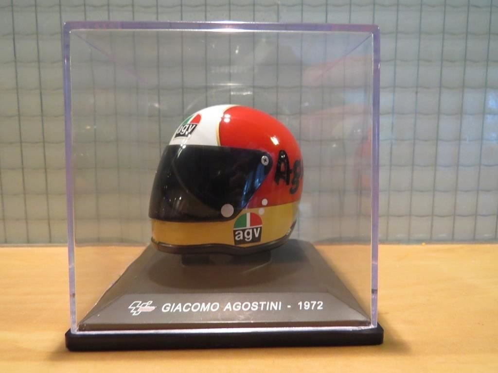 Giacomo Agostini AGV helmet 1972 1:5, Barcelone, Serviceclientele@altaya.be, Overige typen, Nieuw