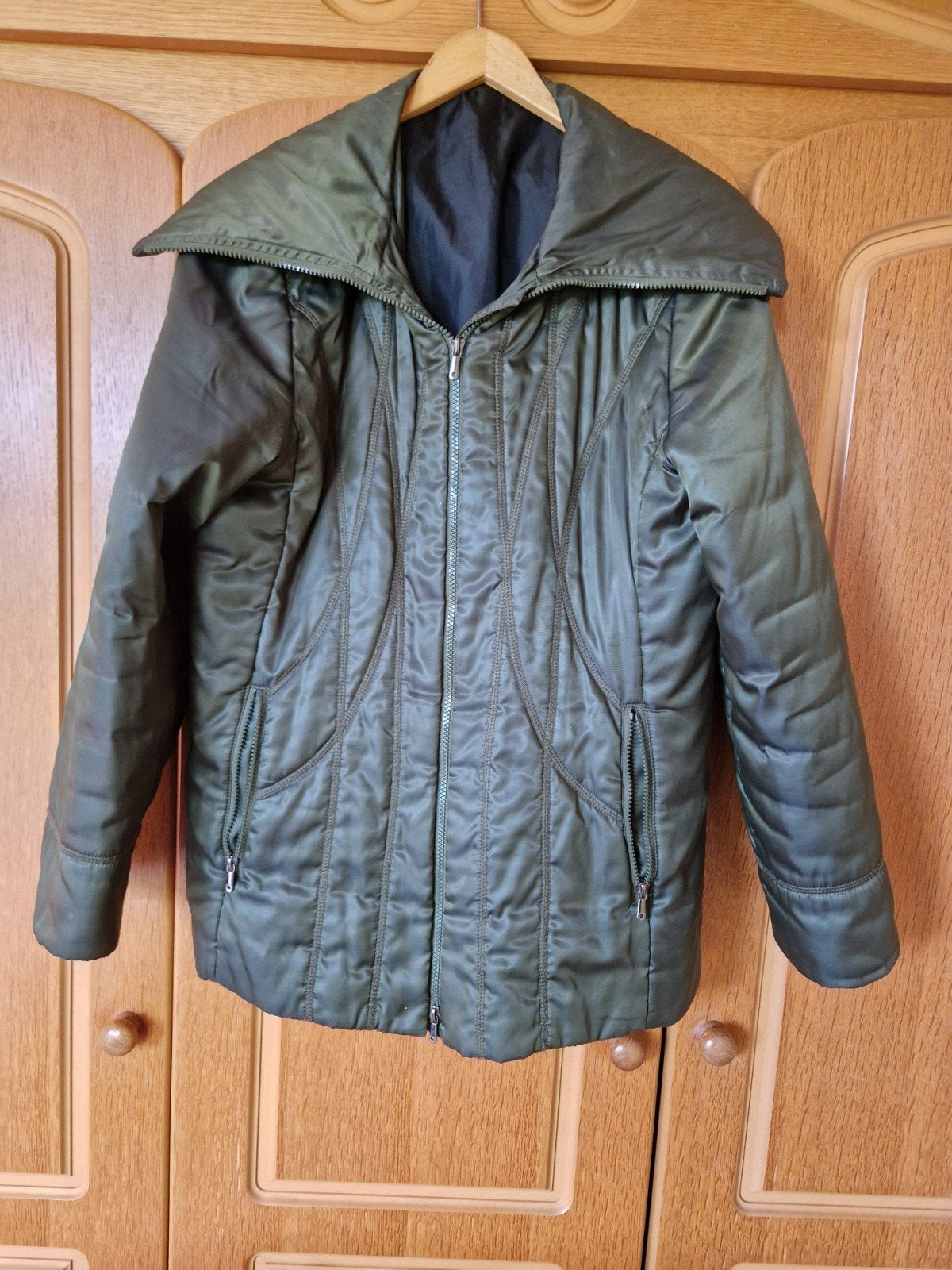 Dames winterjas Concept UK - Maat 40/42 - Groen, Maat 42/44 (L), Ophalen of Verzenden, Gedragen, Groen