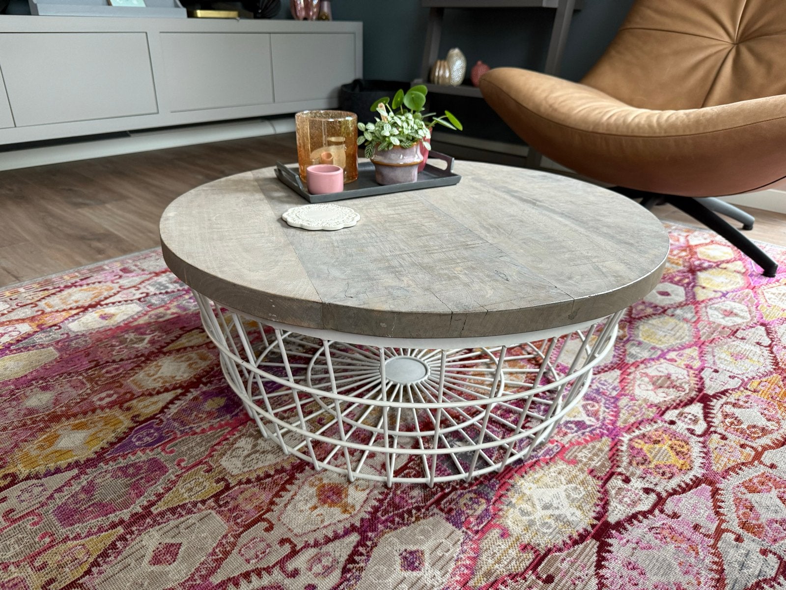Robuuste ronde salontafel met wit metalen onderstel, Ophalen, Gebruikt, Rond, 50 tot 100 cm