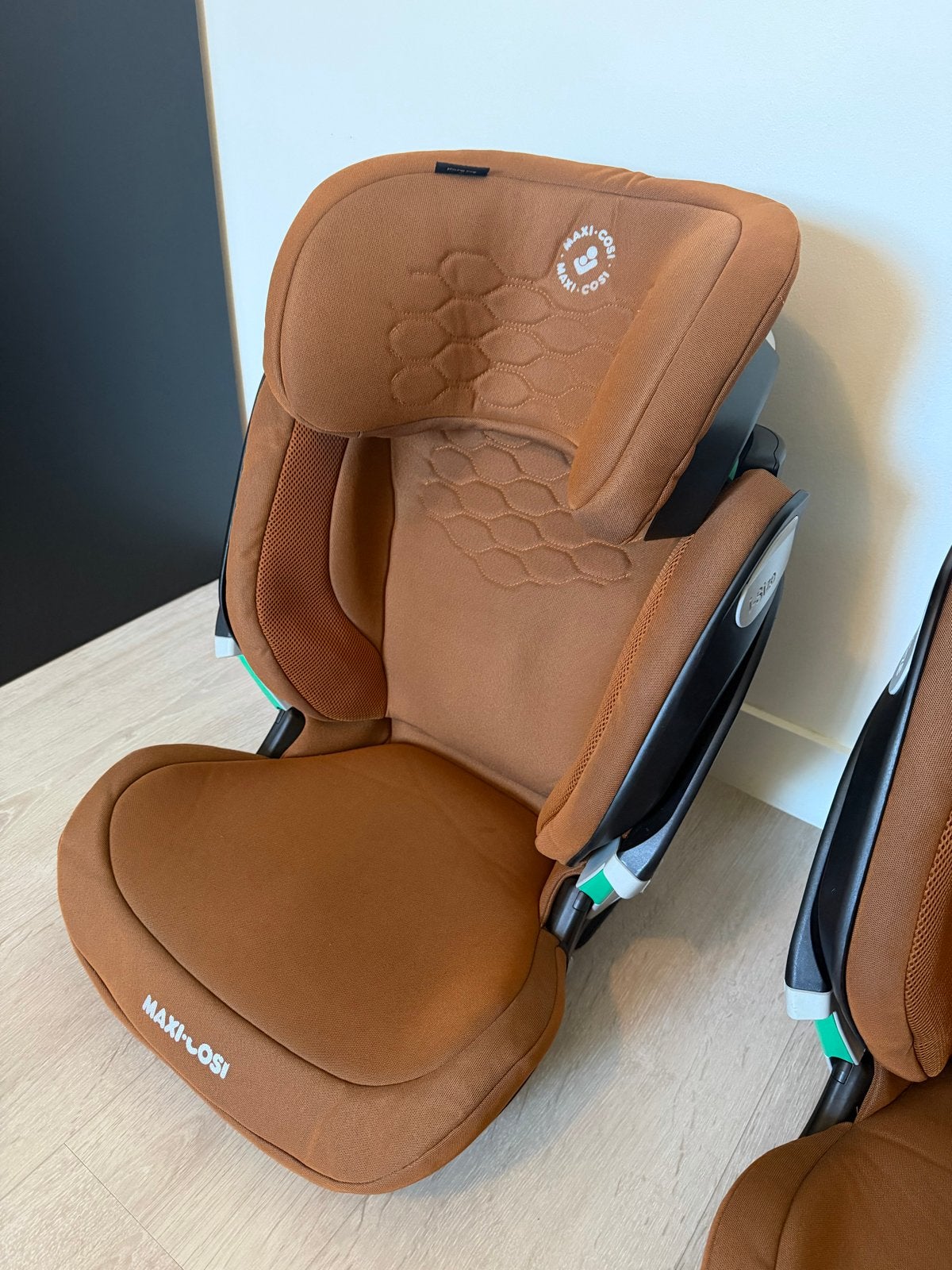 Maxi Cosi Kore Pro i-Size Autostoel - Cognac (2023), Ophalen, 15 t/m 36 kg, Zijbescherming, Zo goed als nieuw