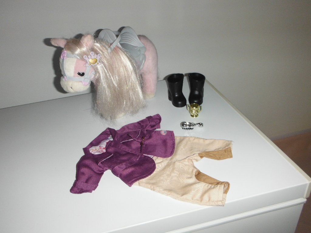 baby born paard met geluid + paardrijkleding, Kinderen en Baby's, Speelgoed | Poppen, Ophalen, Zo goed als nieuw, Babypop