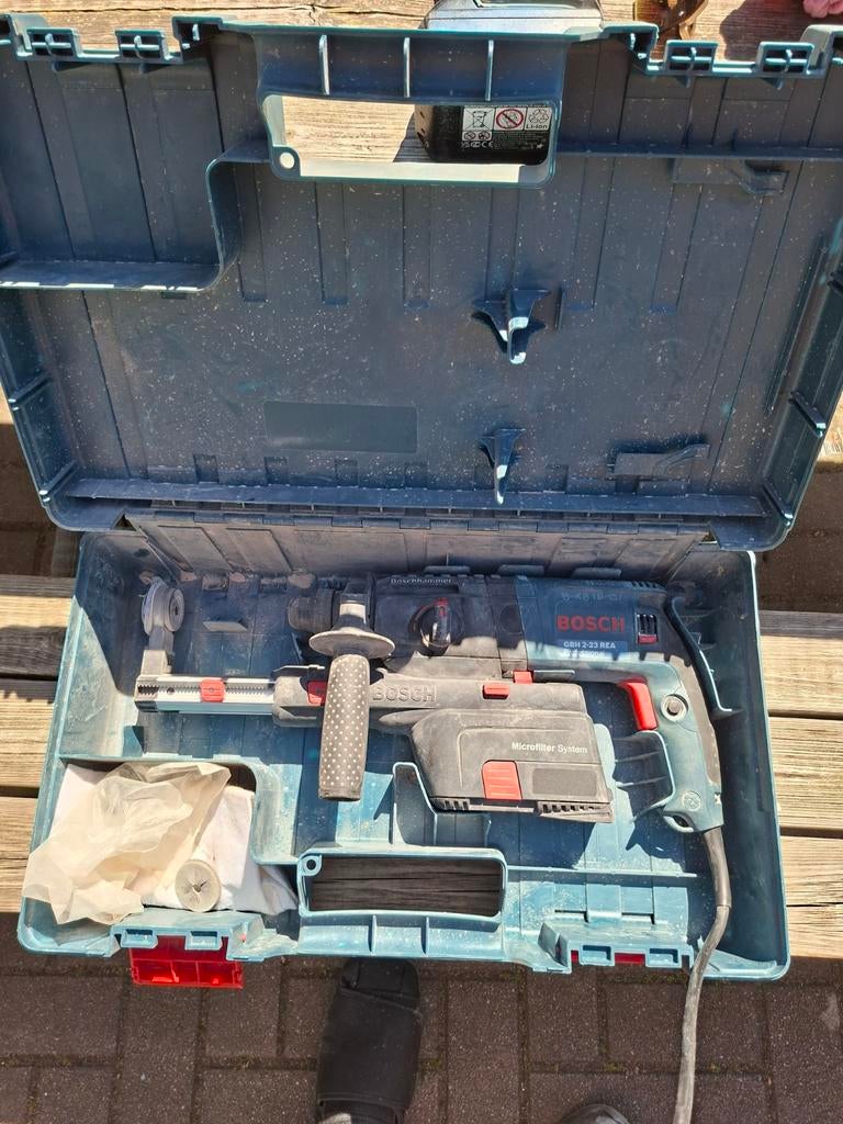 Bosch GBH 2-23 REA Boorhamer met stofafzuiging, Ophalen