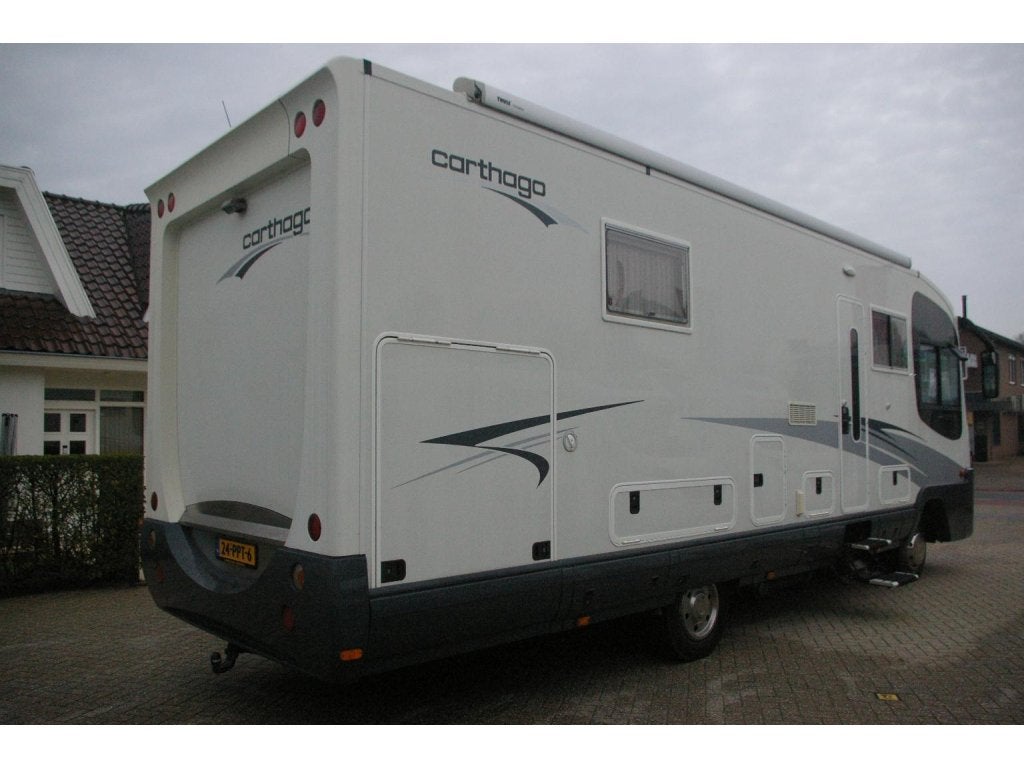 Carthago Mega Liner ML 2 Q, QueensBed, Level Systeem., Integraal, Chemisch toilet, Vloeistofverwarming, Bedrijf