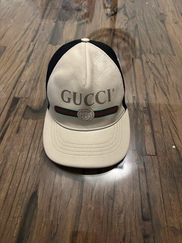 Gucci Leather & Mesh Trucker Cap, Ophalen of Verzenden, Zo goed als nieuw, 57 cm (M, 7⅛ inch) of minder, Pet