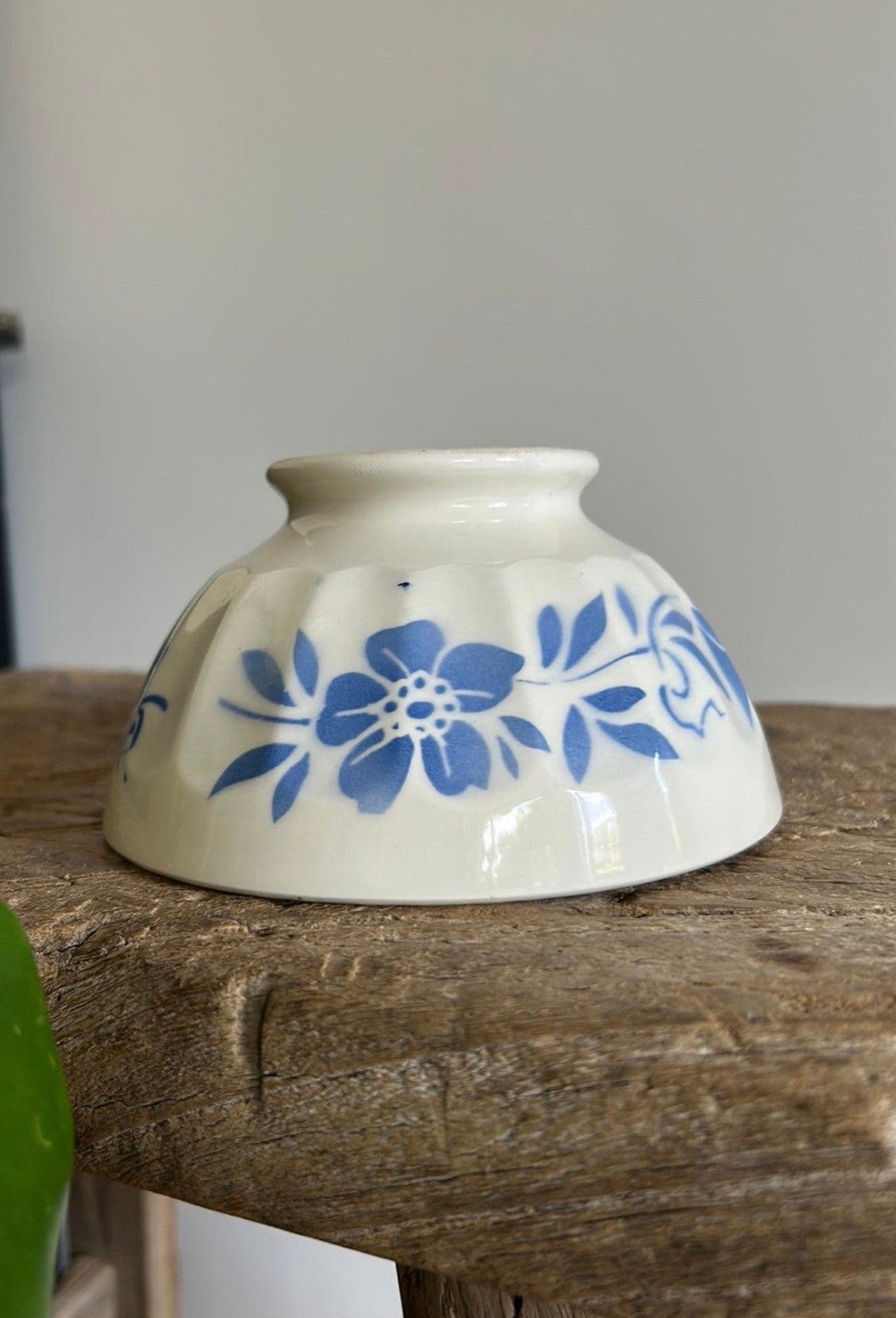 Franse spoelkom nr 2 blauw witte bloem, Verzenden
