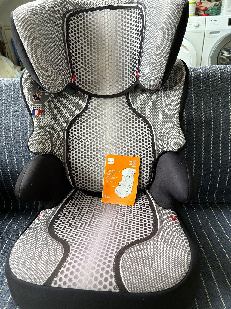 autozitje, Kinderen en Baby's, Autostoeltjes, Autogordel, 15 t/m 36 kg, Afneembare rugleuning, Zo goed als nieuw
