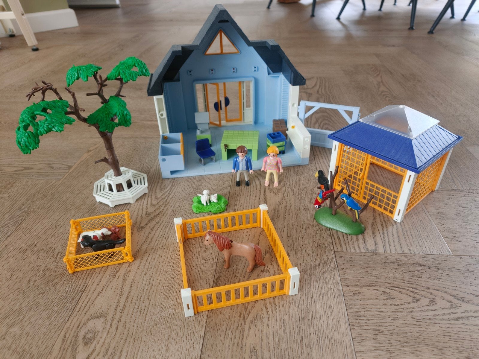 Playmobil Dierenkliniek met Dieren en Figuren, Ophalen of Verzenden, Gebruikt