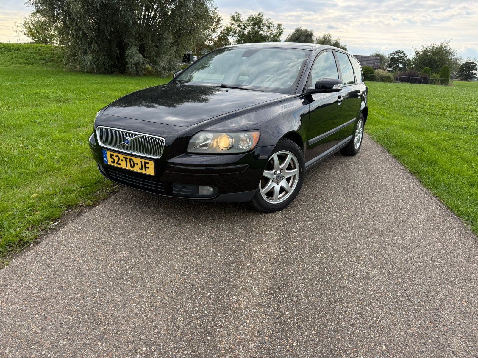 Volvo V50 1.8 2006 Zwart nw apk trekhaak!!, Voorwielaandrijving, 125 pk, 1281 kg, 4 cilinders