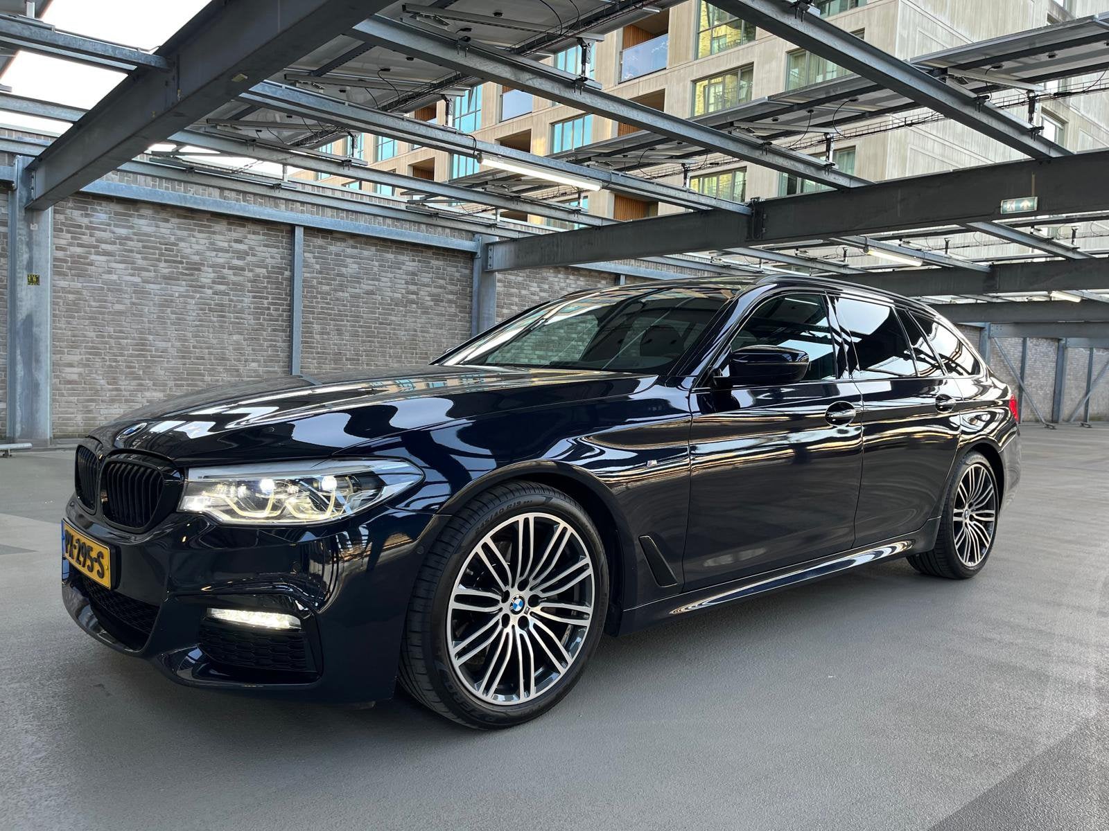 BMW 520iA M pack G31 HUD PANO CARPLAY LED SFEER LEDER memory, Auto's, BMW, 1998 cc, Achterwielaandrijving, 4 cilinders, 2000 kg
