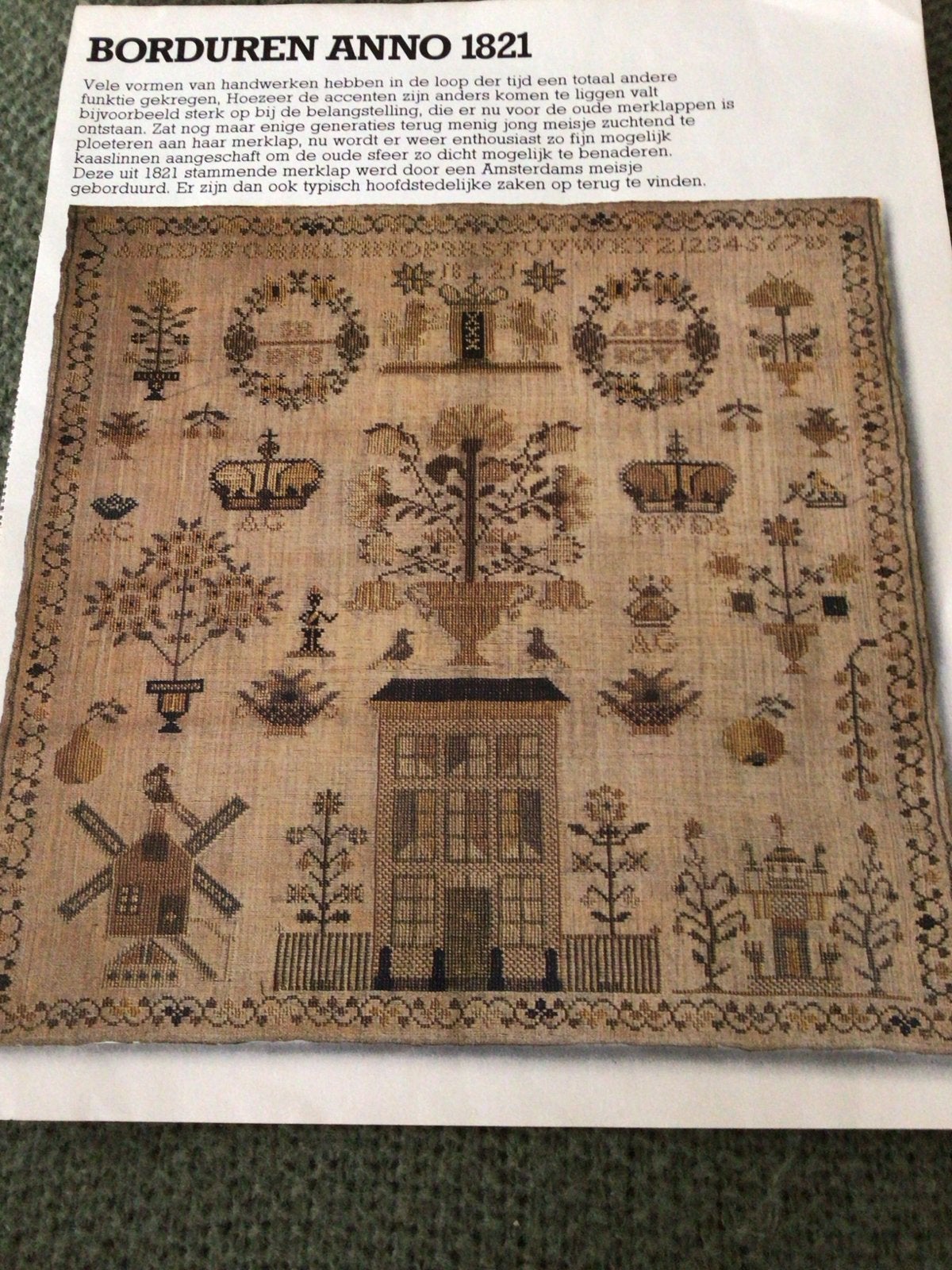 Borduurpakket Anno 1821 - Amsterdams Meisje, Ophalen of Verzenden, Gebruikt, Handborduren, Borduurpakket