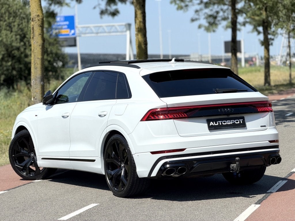 Audi Q8 55 TFSI e Quattro S-Line Pano Rs Zetels SQ8 Softclos, Auto's, Automaat, Dealer onderhouden, Gebruikt, 2995 cc