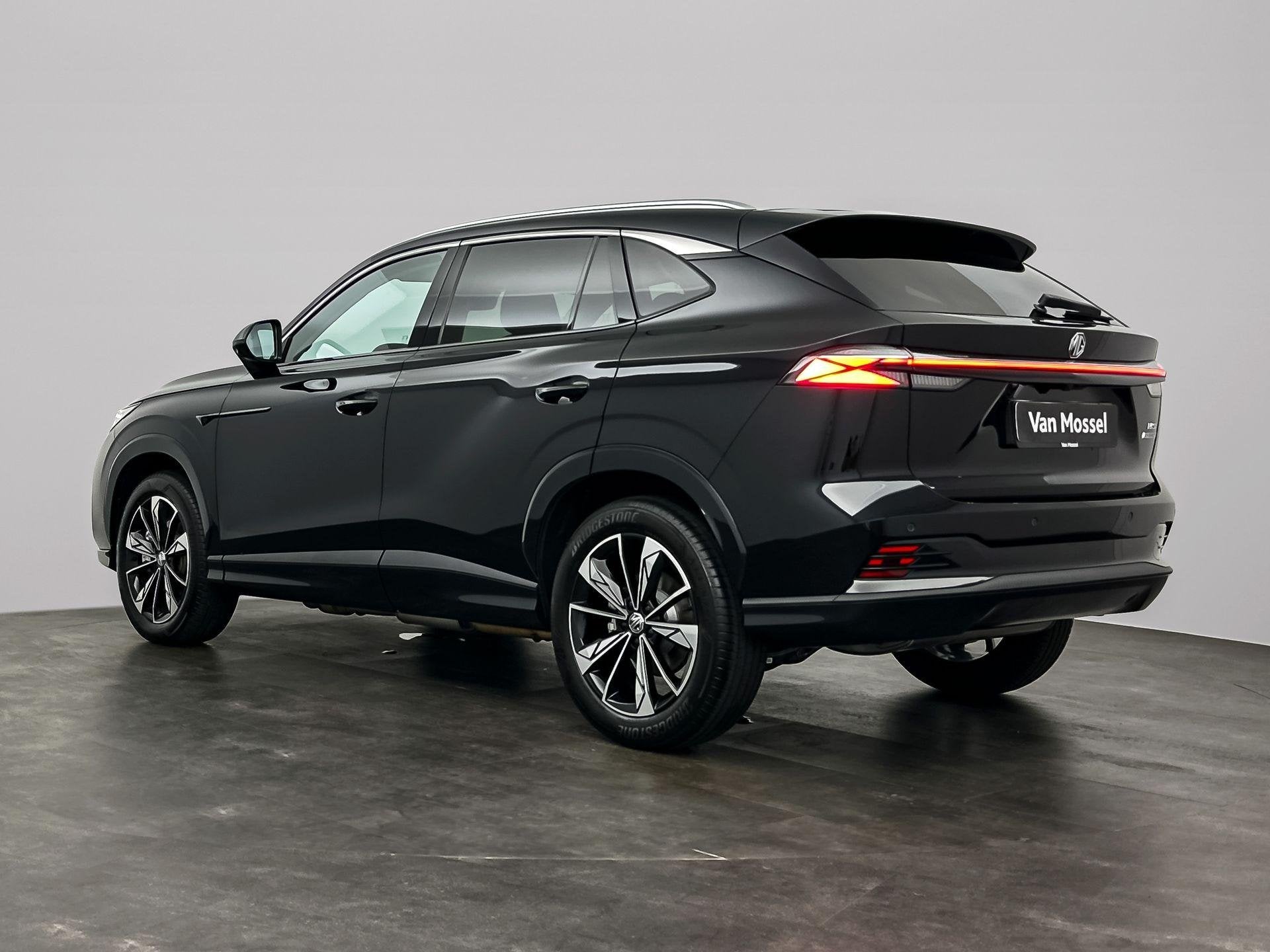 MG HS Hybrid+ 1.5 Luxury, Auto's, 12 maanden, Gebruikt, 4 cilinders, Zwart