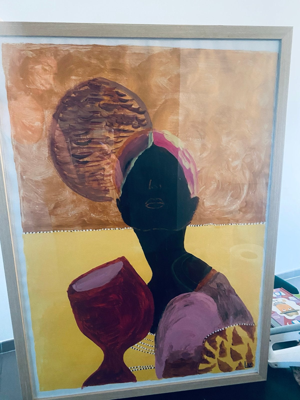 Modern schilderij: Vrouw met wijn en abstracte vormen, Ophalen of Verzenden, Ingelijst, Textiel, Figuren