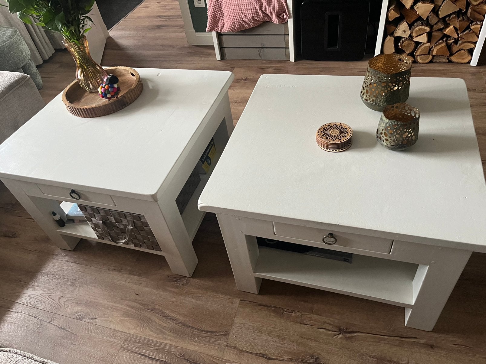 2 teakhouten witte tafeltjes, Ophalen, Vierkant, 50 tot 100 cm