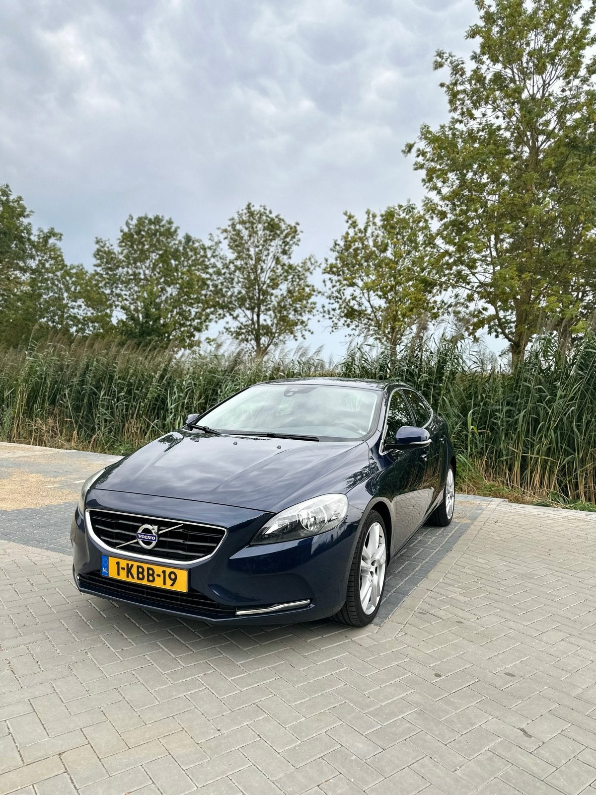 Volvo V40 1.6 T3 150PK |  2013 | Blauw, Auto's, Volvo, Voorwielaandrijving, 1596 cc, 4 cilinders, Blauw