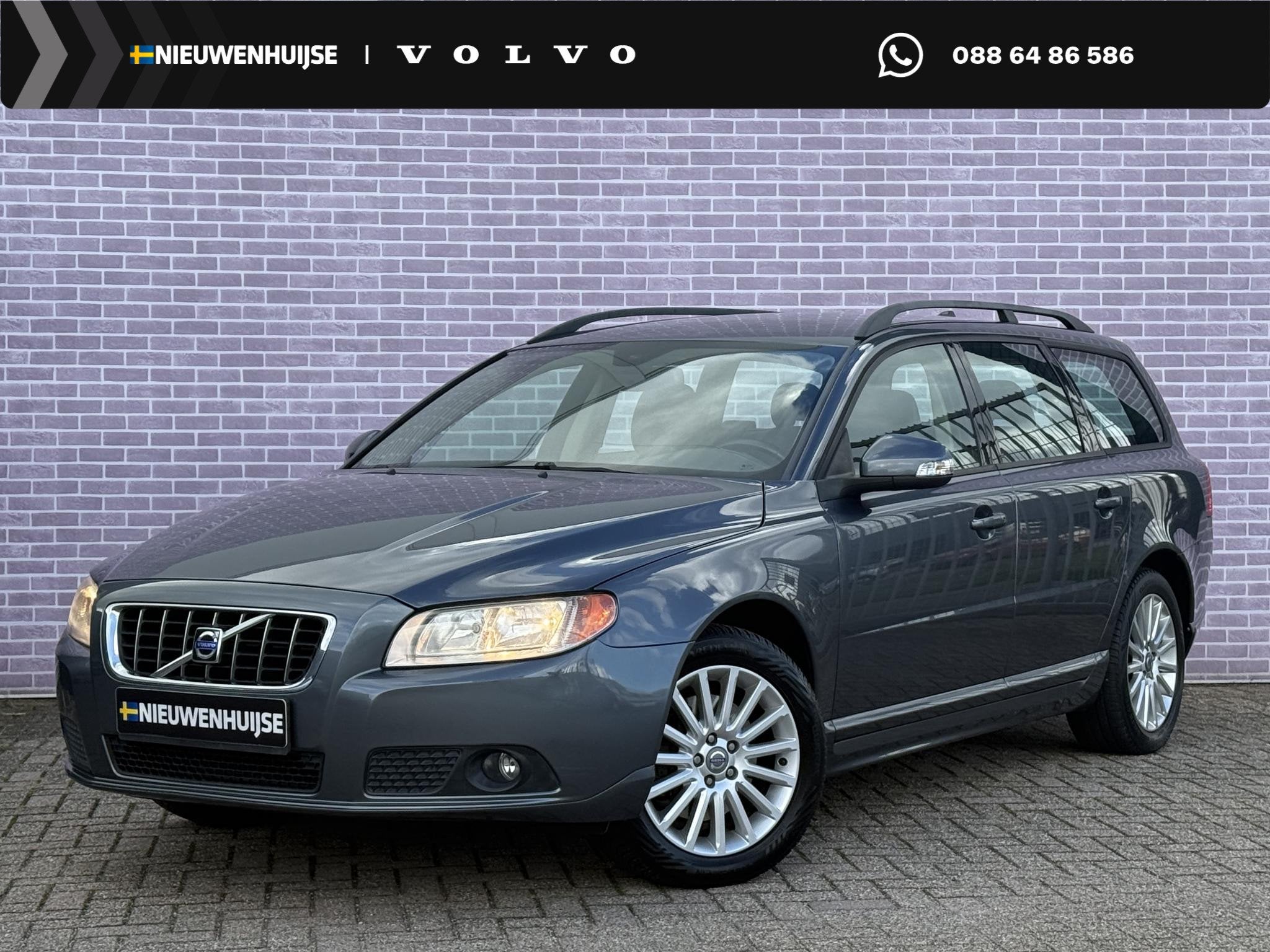 Volvo V70 2.5T Summum | Trekhaak | Stoelverwarming | Cruise, 2521 cc, 93 €/maand, Euro 4, Zilver of Grijs