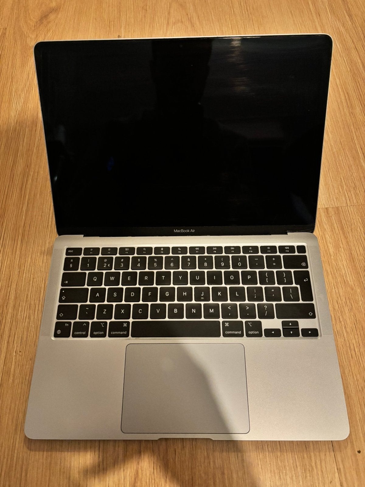 MacBook Air M1 (2020) Space Grey | Defect scherm |, Gebruikt, 256 GB, Qwerty, 8 GB