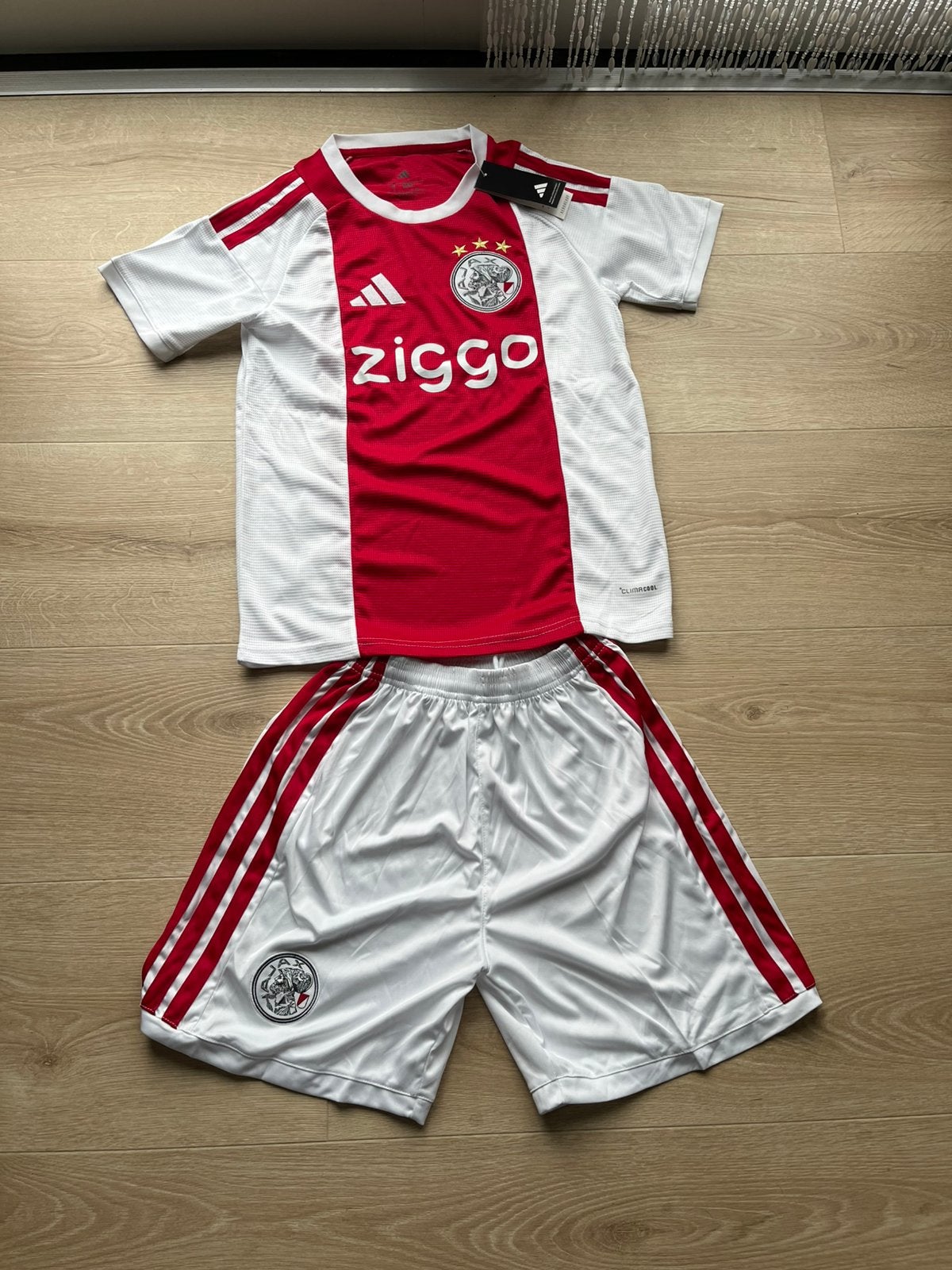 Ajax voetbal setje maat s nieuwe met prijskaartje, Maat S, Verzenden, Nieuw, Trainingspak