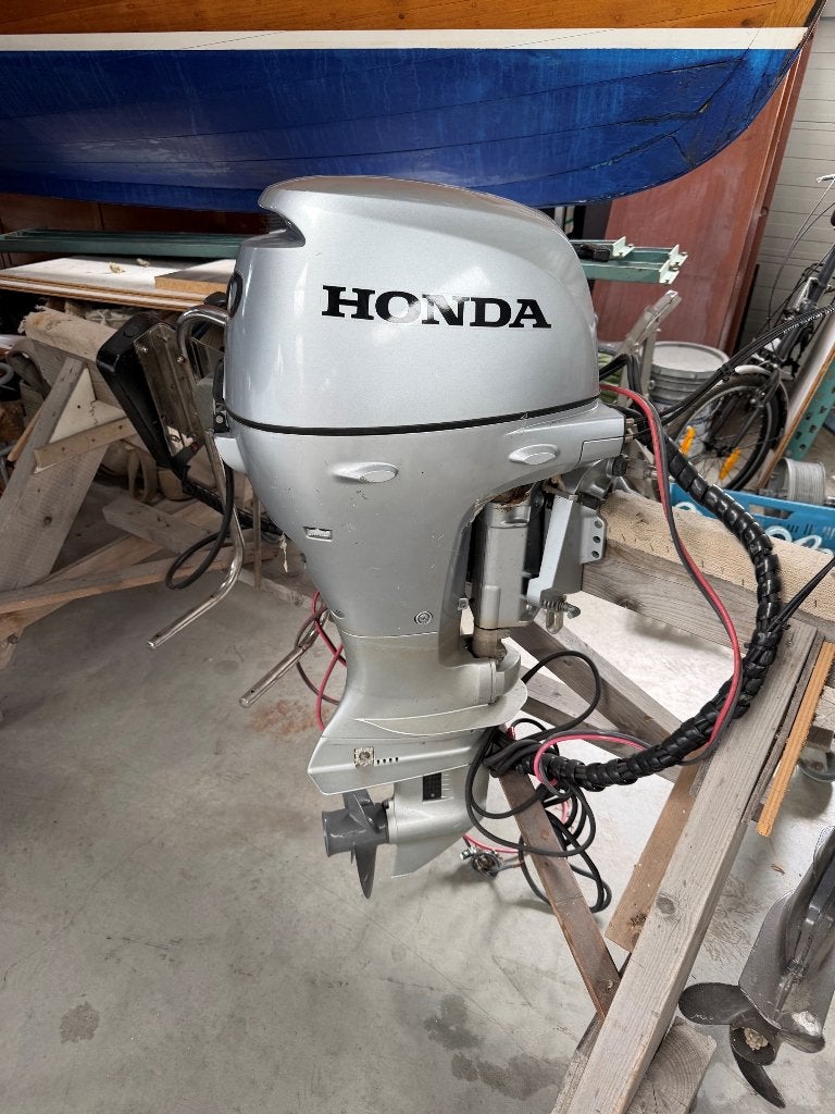 Honda 10 PK met complete stuurinrichting, Watersport en Boten, Ophalen of Verzenden, Zo goed als nieuw, Overige materialen, Buitenboordmotor