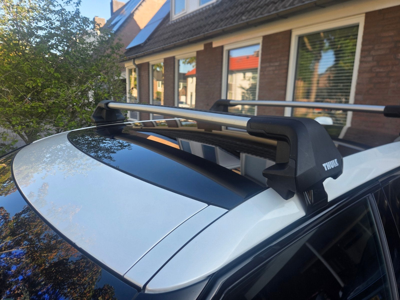 Thule WingBar dakdragers te huur!  polestar 2, Ophalen, Zo goed als nieuw