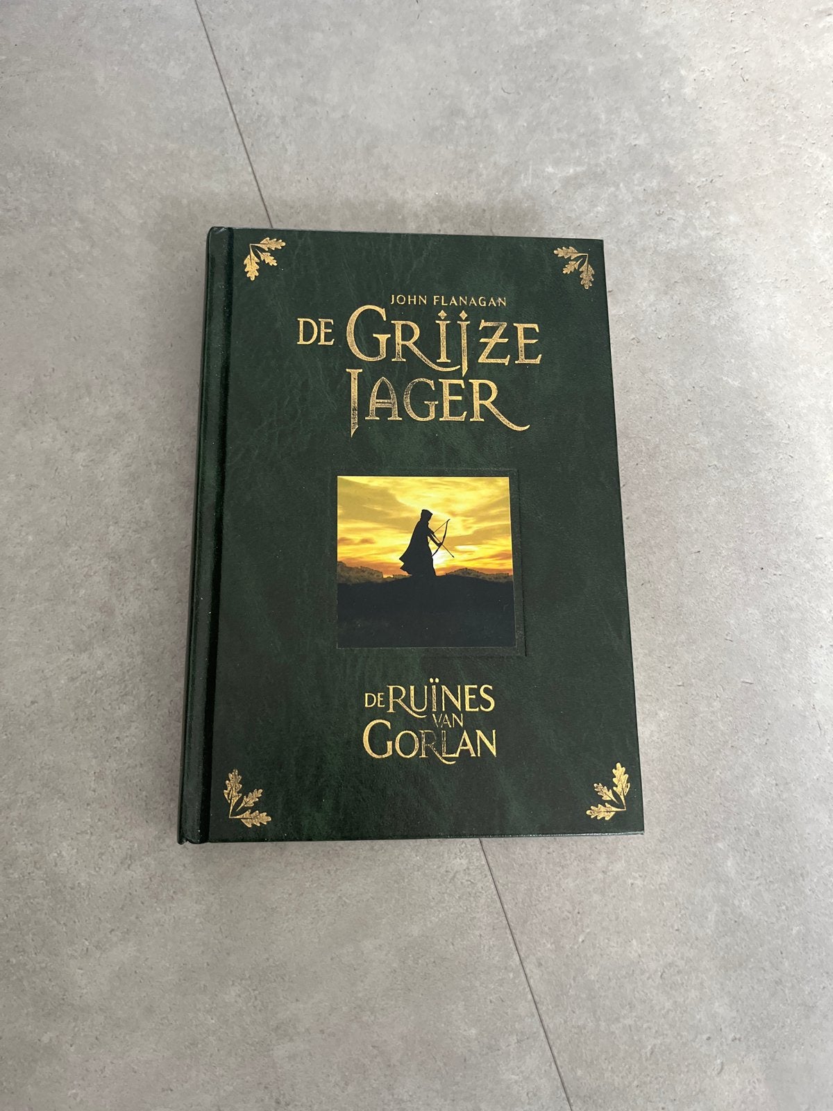 De Grijze Jager: De Ruïnes van Gorlan - John Flanagan, Ophalen of Verzenden, Zo goed als nieuw
