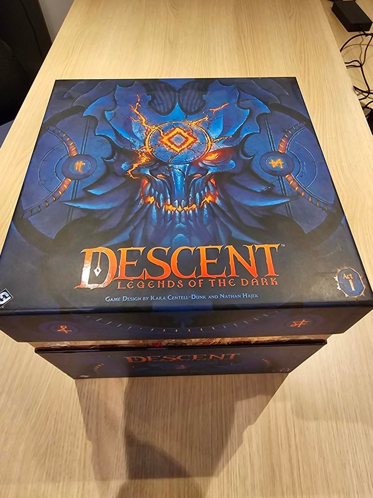 Descent Legends of the Dark, Hobby en Vrije tijd, Gezelschapsspellen | Bordspellen, Ophalen of Verzenden, Zo goed als nieuw