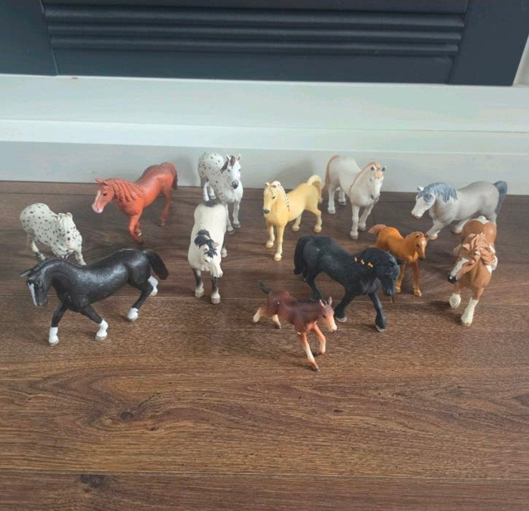 Schleich verzameling met 91 paardjes, Verzamelen, Dierenverzamelingen, Ophalen, Zo goed als nieuw, Paard, Beeldje of Figuurtje