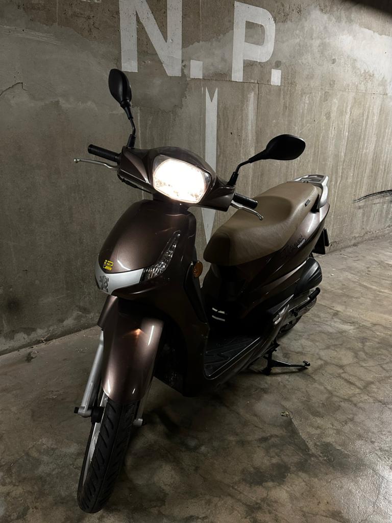 Zeer nette Peugeot Tweet 50cc snor - Altijd binnen gestaan, Ophalen of Verzenden, Zo goed als nieuw, Benzine, Peugeot