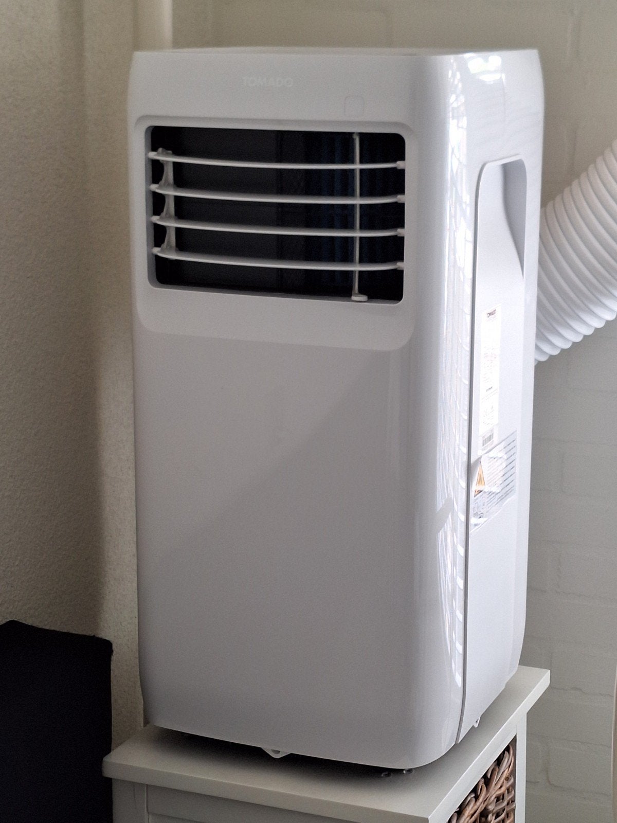 TOMADO Mobiele Airco TMA9001W - Koelen en Ventileren, Witgoed en Apparatuur, Airco's, Minder dan 60 m³, 3 snelheden of meer, Ophalen of Verzenden