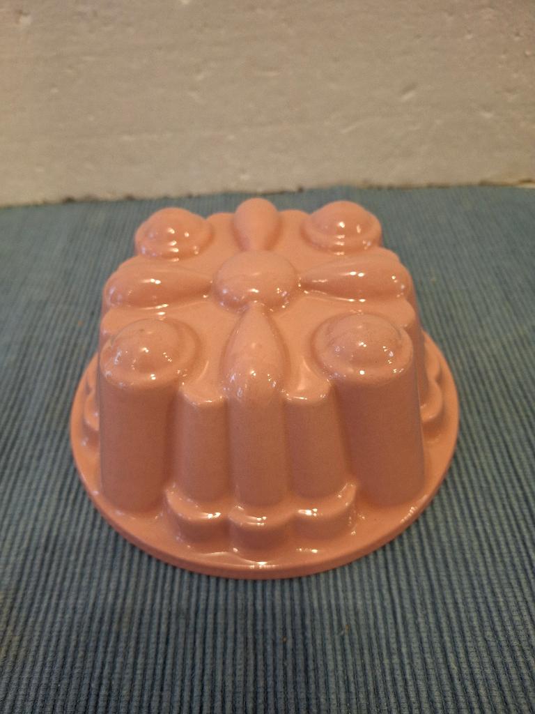 Petrus Regout - mooie kleine roze puddingvorm, Antiek en Kunst, Ophalen of Verzenden