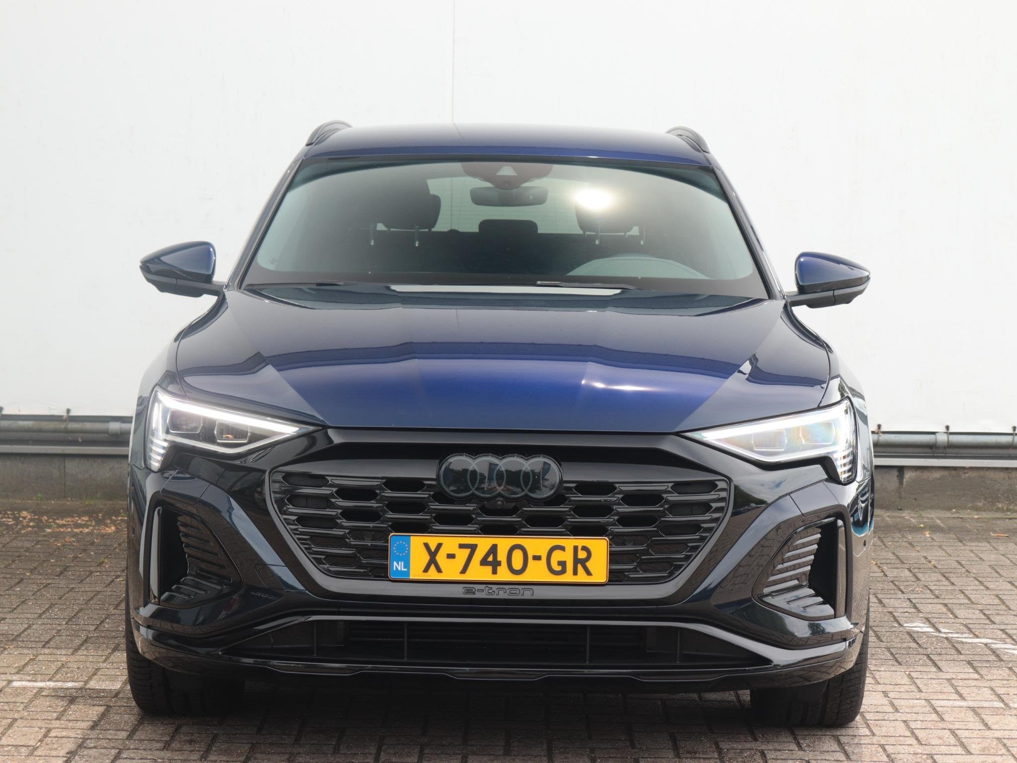Audi Q8 e-tron 55 quattro S Edition 115 kWh | Matrix LED | 3, Automaat, 131 €/maand, Zwart, Blauw