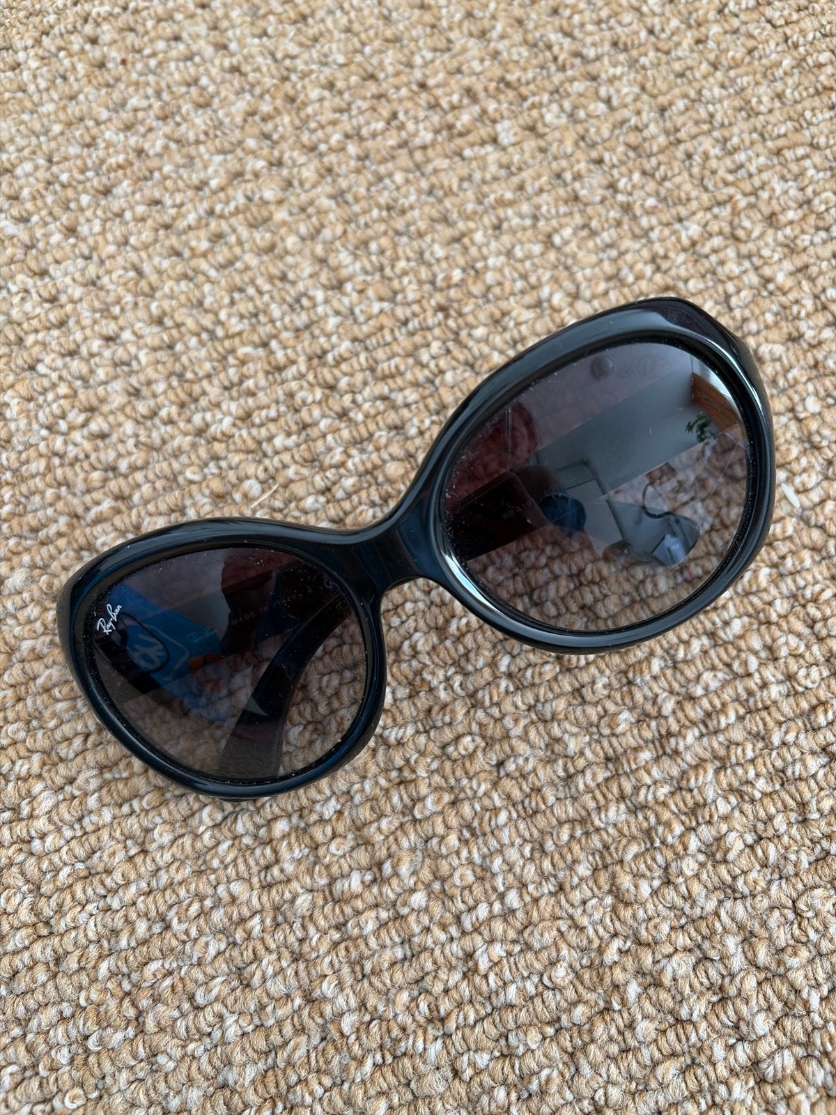 Stijlvolle Ray-Ban zonnebril, zwart, Sieraden, Tassen en Uiterlijk, Zonnebrillen en Brillen | Dames, Zonnebril, Zwart, Ophalen of Verzenden