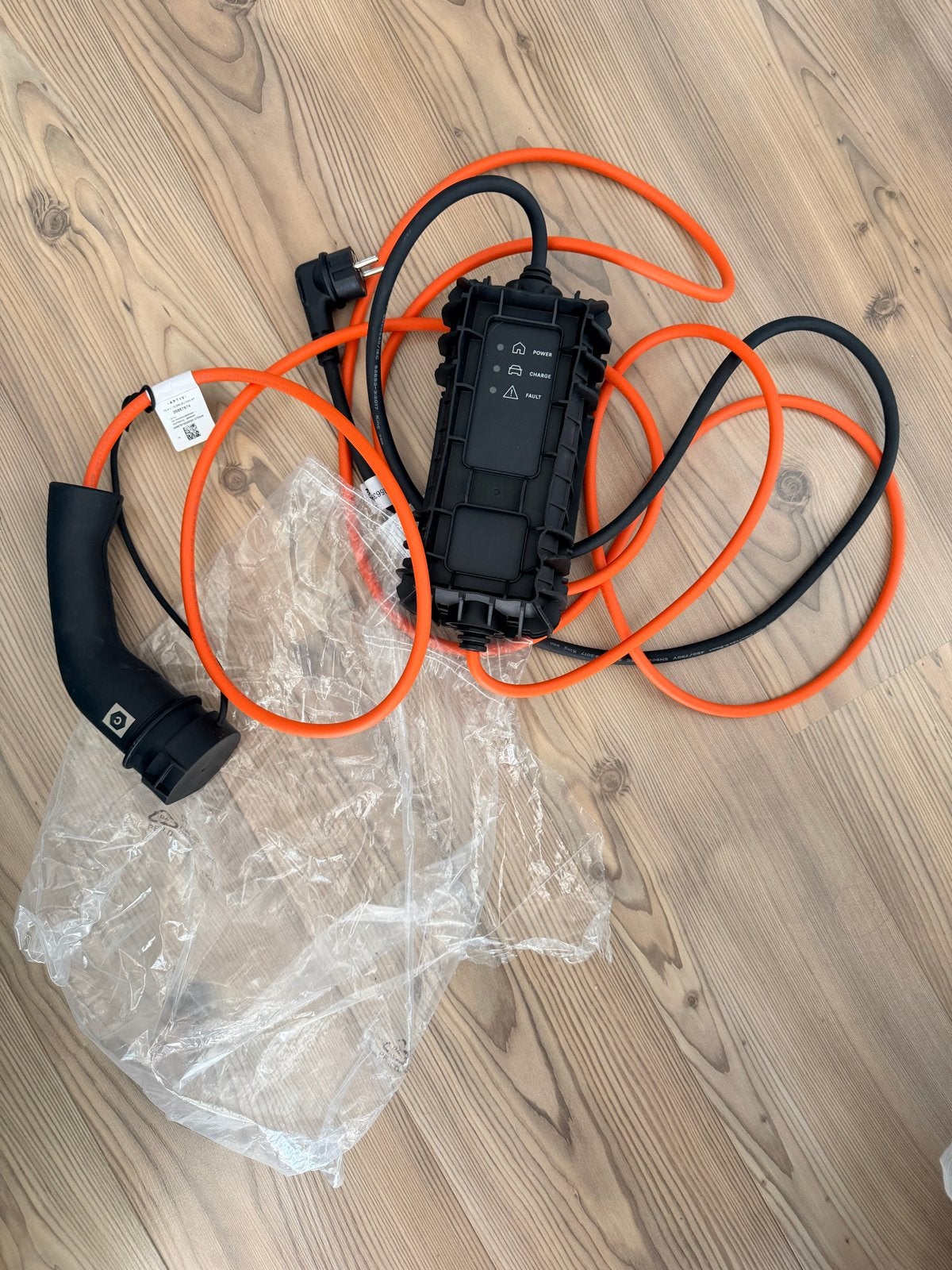 Aptiv Type 2 EV Laadkabel Mode 2 (230V, 10A, 2.3kW), Ophalen of Verzenden, Zo goed als nieuw