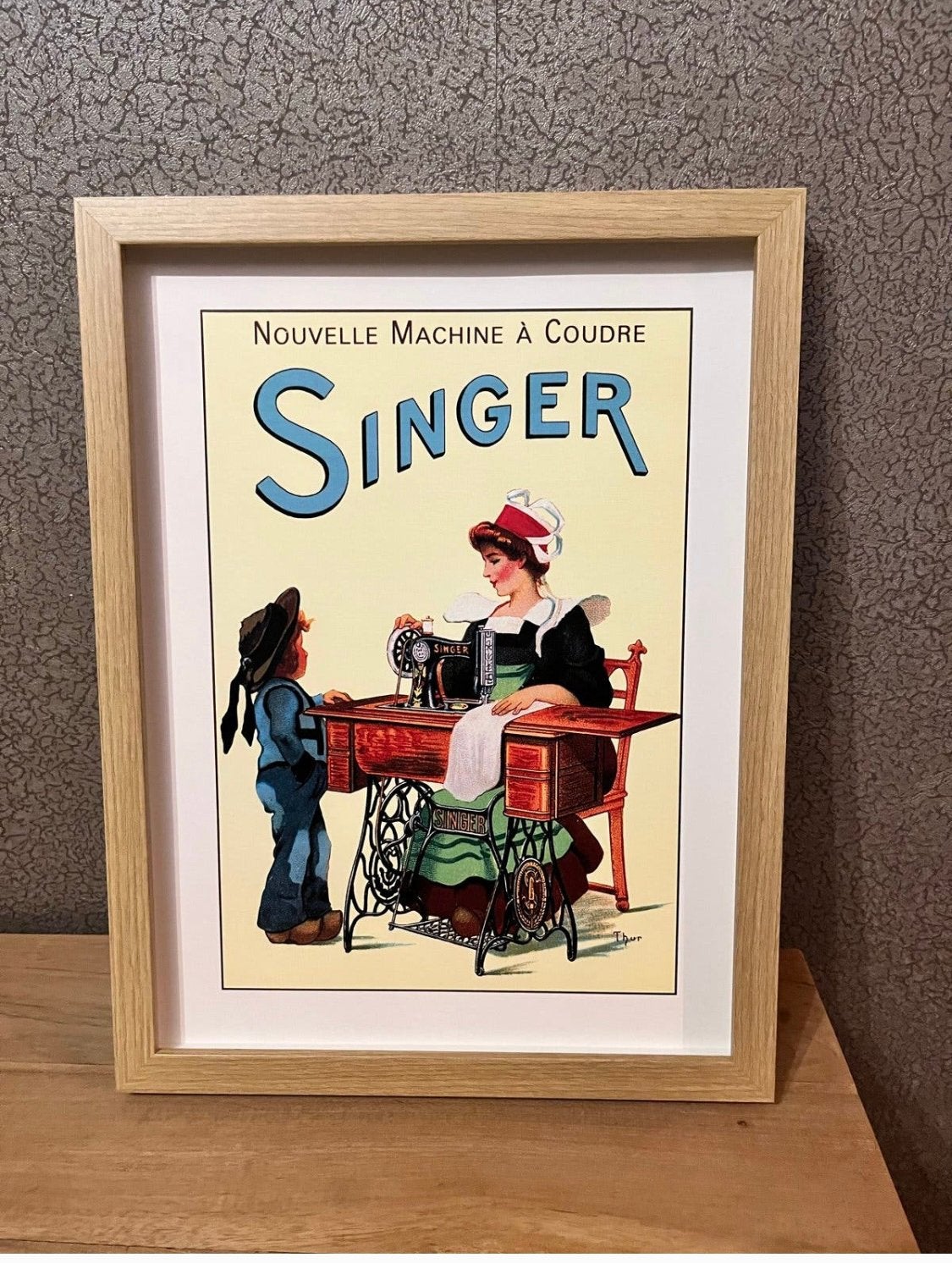 Singer naaimachine poster 30x40 met of zonder lijst, Verzamelen, Ophalen of Verzenden, Zo goed als nieuw, A1 t/m A3, Met lijst