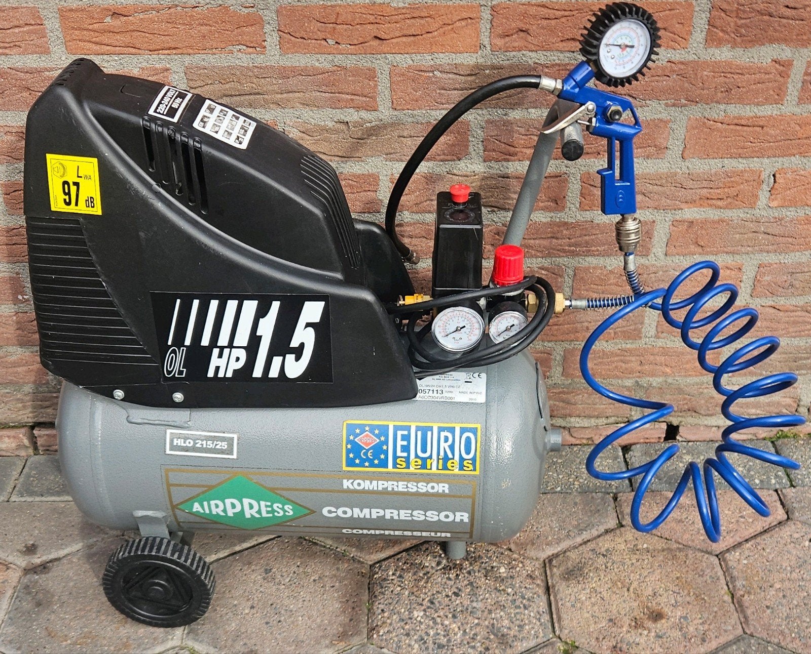 bieden - Airpress Compressor met auto accessoires, Ophalen, Gebruikt