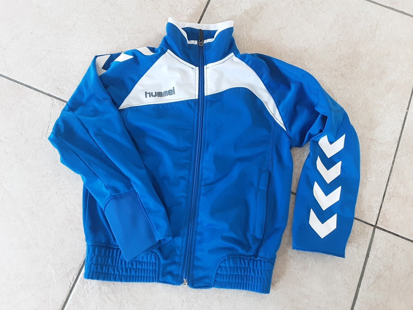 Hummel trainings jack. Maat 116, Ophalen, Jongen of Meisje, Zo goed als nieuw, Hummel