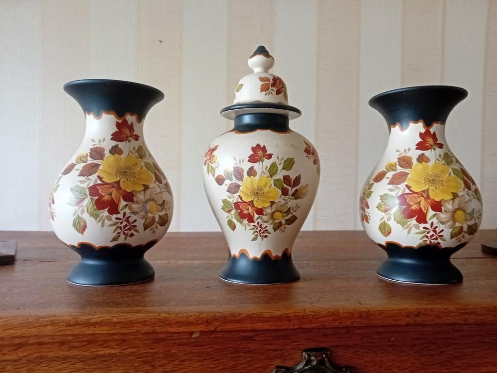 3 vazen Gouda plateel., Ophalen