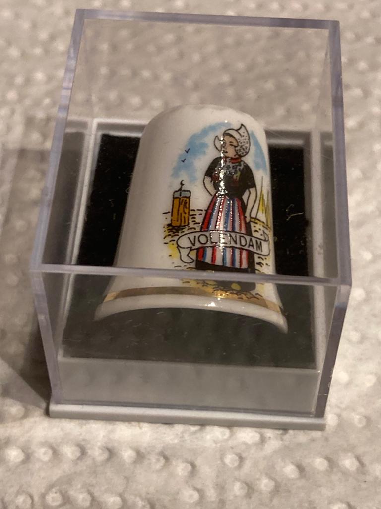 Bingerhoedje Volendam, Ophalen of Verzenden, Zo goed als nieuw