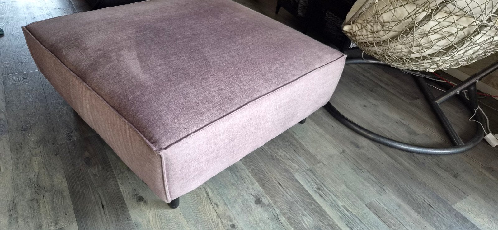 Hocker lichtgrijs 110x110 cm hoogte 45 cm, Huis en Inrichting, Ophalen, Vierkant, 100 tot 125 cm, Zo goed als nieuw