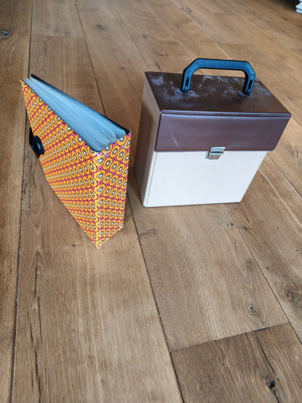 2 Vintage Opbergboxen voor Muziek Singletjes, Ophalen of Verzenden, Gebruikt
