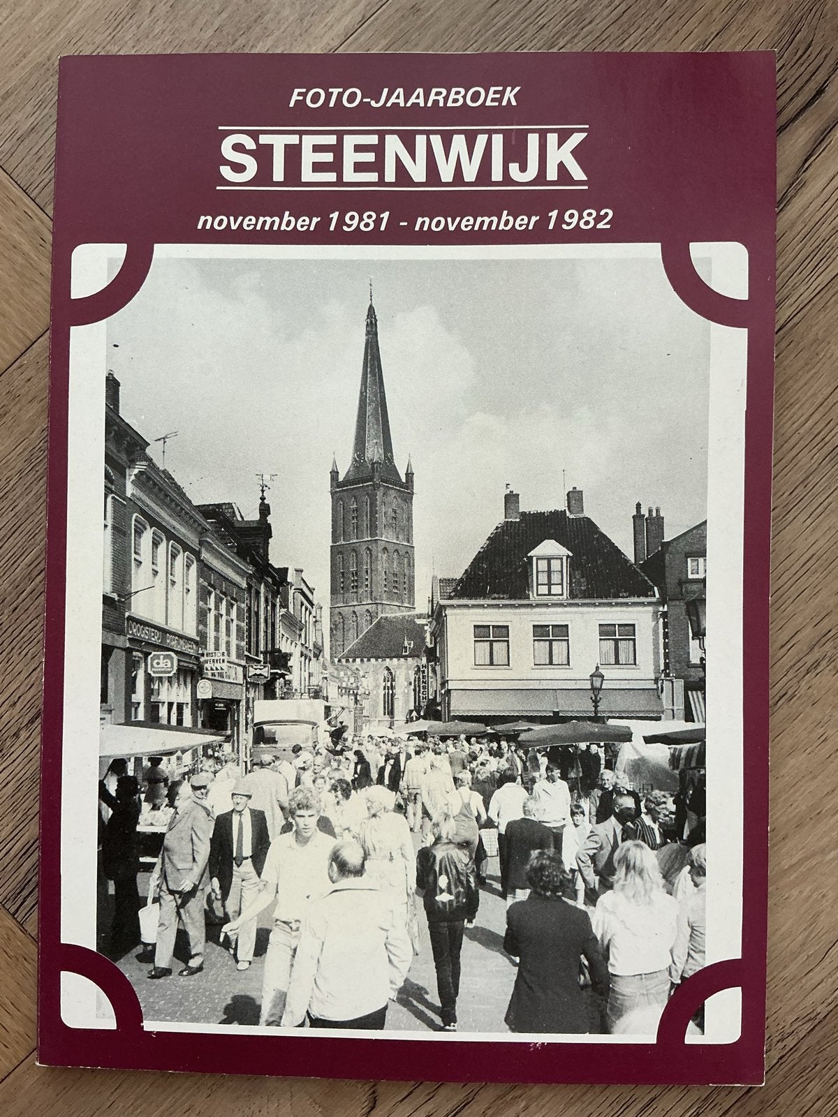 Foto-Jaarboek Steenwijk 1981-1982, Boeken, Ophalen of Verzenden, Gelezen, Overige typen