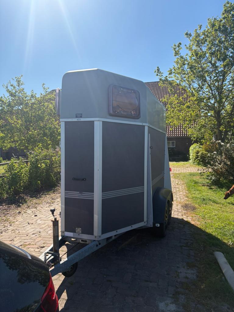 Humbaur 1,5 paardstrailer, Ophalen of Verzenden, Gebruikt, Hout, 1½-paards trailer