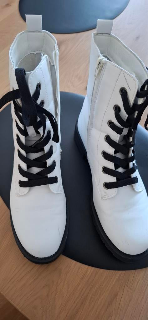 Witte veterlaarzen met zwarte veters, Kleding | Dames, Schoenen, Blue Box, Wit, Lage of Enkellaarzen, Ophalen of Verzenden