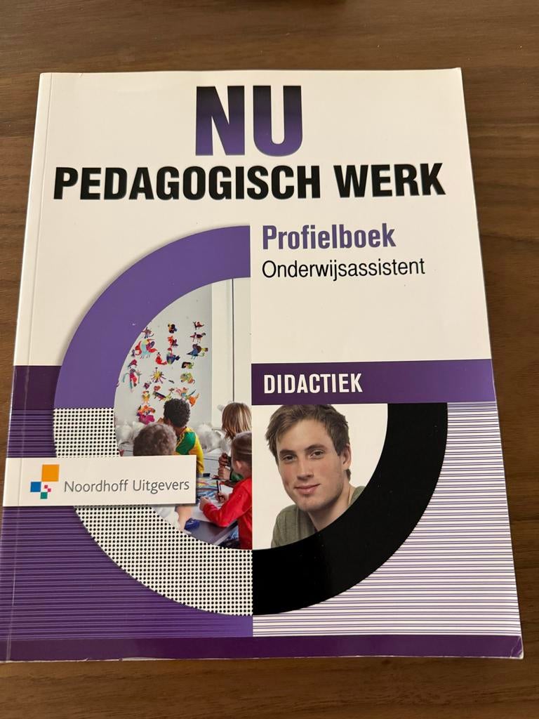 2 boeken: NU Pedagogisch Werk - Onderwijsassistent & Pedagog, Boeken, Ophalen of Verzenden, Gamma, Gelezen, MBO